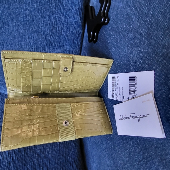 Ferragamo Olive Green Croc Embossed Long Wallet - Picture 8 of 10